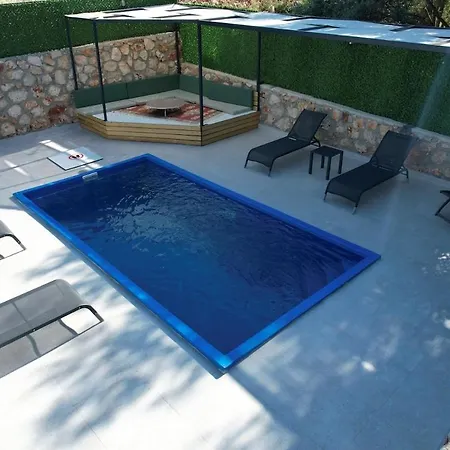 Eyluel Villa *